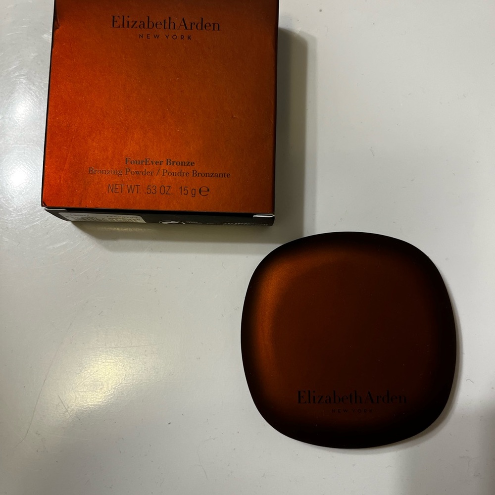 Elizabeth Arden Bronze Powder - Picture 3 of 8